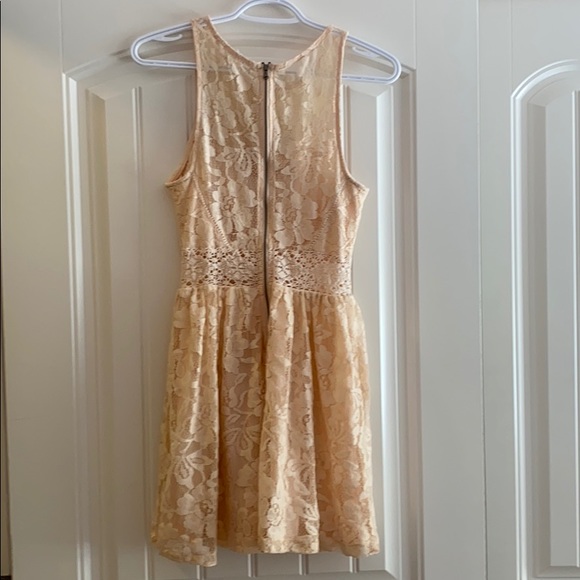 Forever 21 lace dress - Picture 6 of 7